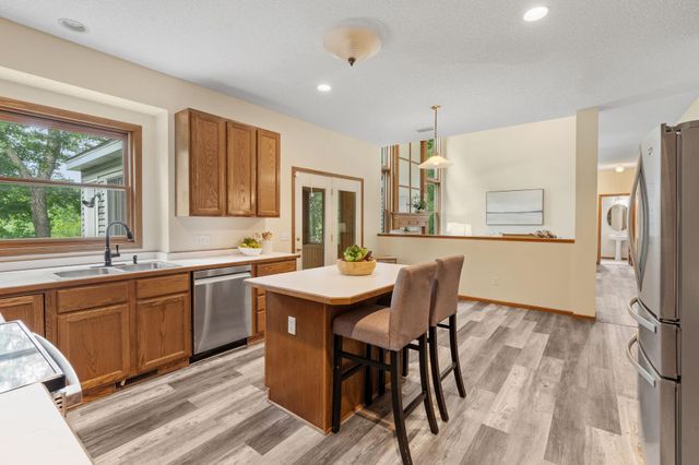 547 Abbey Way, Mendota Heights, MN 55120