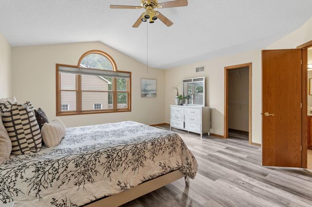 547 Abbey Way, Mendota Heights, MN 55120
