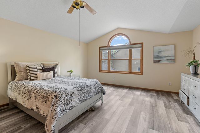 547 Abbey Way, Mendota Heights, MN 55120