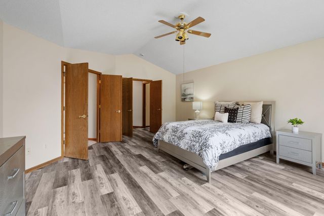 547 Abbey Way, Mendota Heights, MN 55120