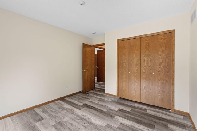 547 Abbey Way, Mendota Heights, MN 55120