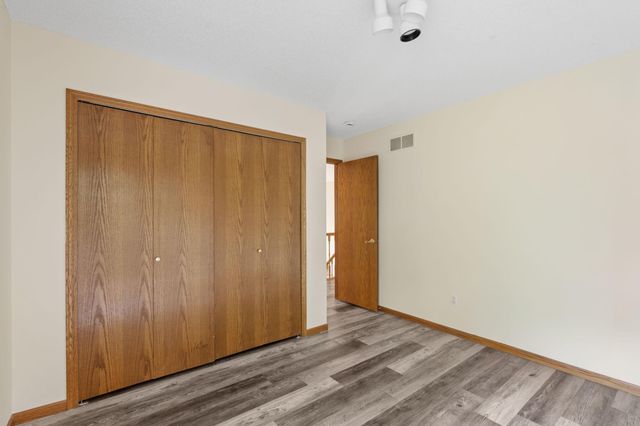 547 Abbey Way, Mendota Heights, MN 55120