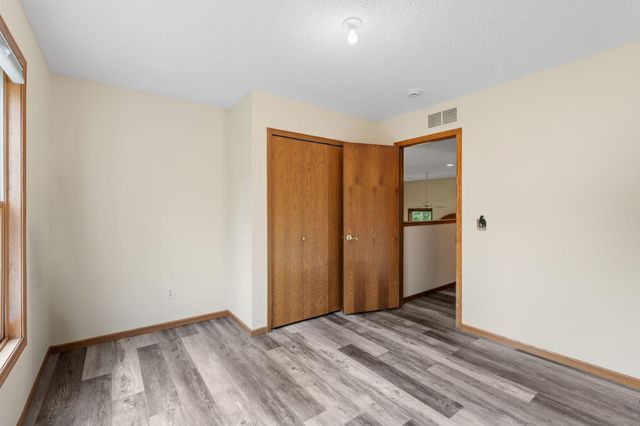 547 Abbey Way, Mendota Heights, MN 55120