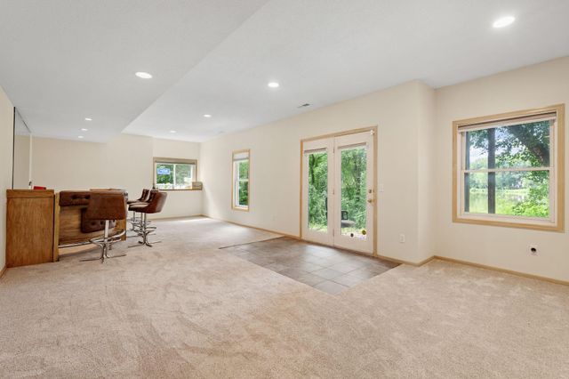 547 Abbey Way, Mendota Heights, MN 55120