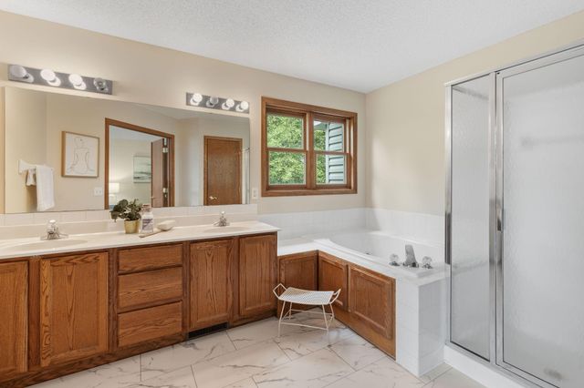 547 Abbey Way, Mendota Heights, MN 55120