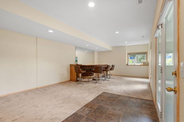 547 Abbey Way, Mendota Heights, MN 55120