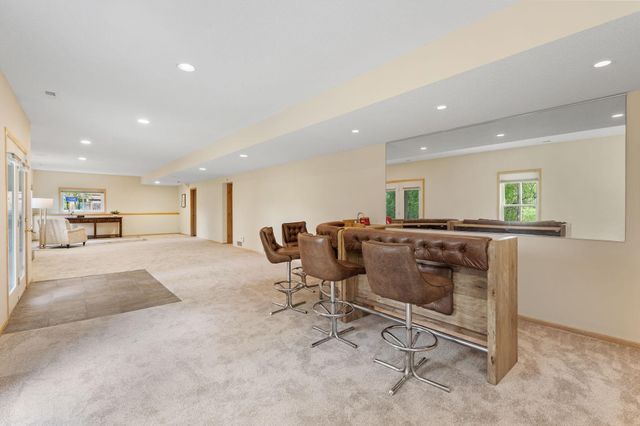 547 Abbey Way, Mendota Heights, MN 55120