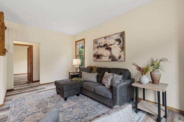 547 Abbey Way, Mendota Heights, MN 55120