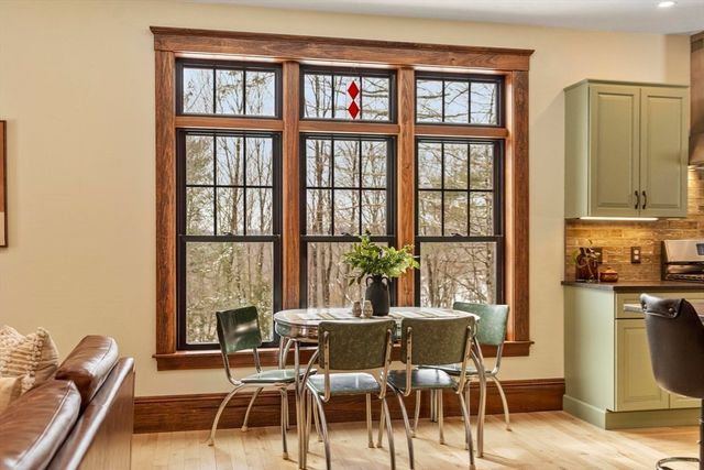 275 Crawford Rd, Oakham, MA 01068