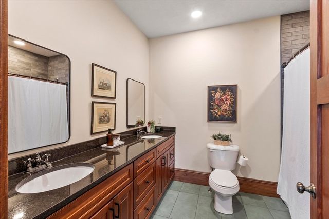 275 Crawford Rd, Oakham, MA 01068