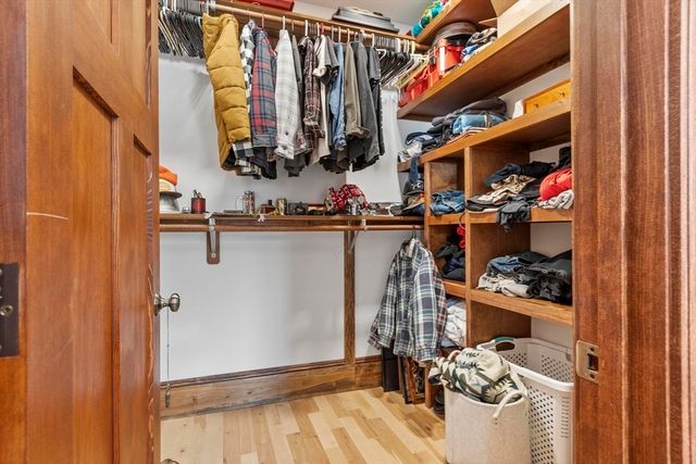 275 Crawford Rd, Oakham, MA 01068