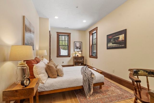 275 Crawford Rd, Oakham, MA 01068