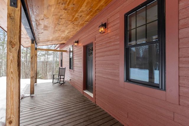 275 Crawford Rd, Oakham, MA 01068