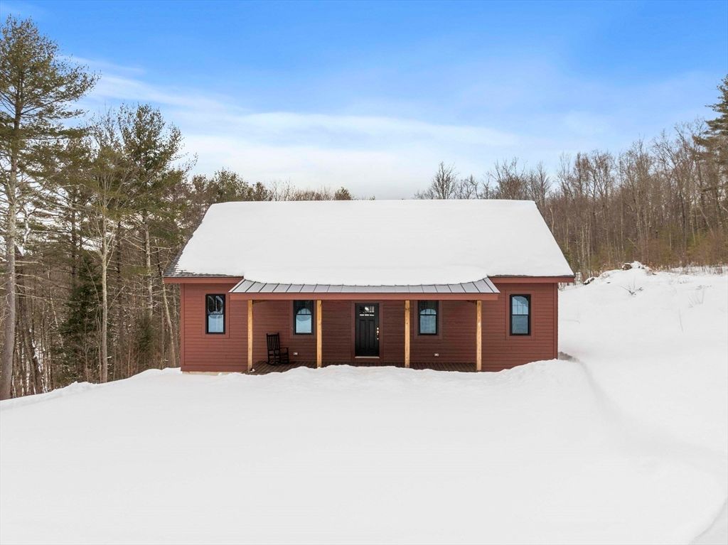 275 Crawford Rd, Oakham, MA 01068
