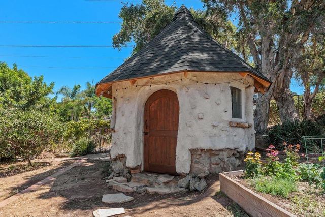 345 Osborne Street, Vista, CA 92084