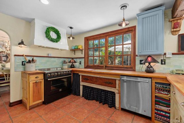 345 Osborne Street, Vista, CA 92084
