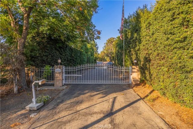 2484 Cameron Avenue, Covina, CA 91724