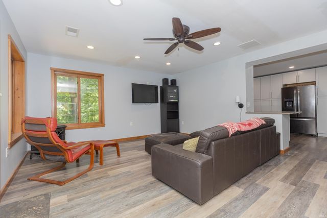 6214 Overpass Road, Mount Vernon, IN 47620