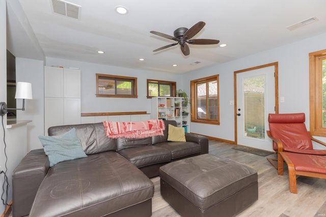 6214 Overpass Road, Mount Vernon, IN 47620