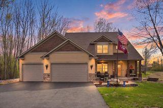 1431 Pioneer Circle, Houlton, WI 54082