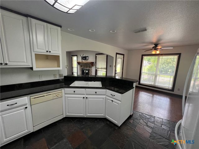 2955 E Amity Road, Belton, TX 76513