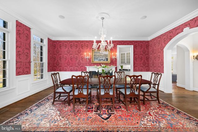 1205 TOWLSTON RD, Great Falls, VA 22066