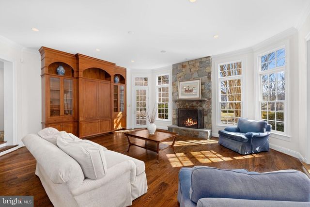 1205 TOWLSTON RD, Great Falls, VA 22066