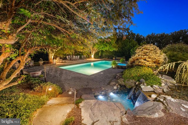 1205 TOWLSTON RD, Great Falls, VA 22066