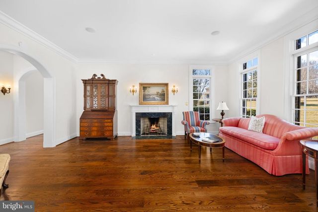 1205 TOWLSTON RD, Great Falls, VA 22066