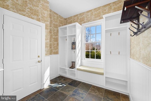 1205 TOWLSTON RD, Great Falls, VA 22066