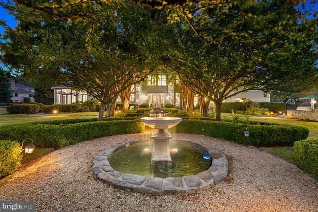 1205 TOWLSTON RD, Great Falls, VA 22066