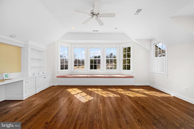 1205 TOWLSTON RD, Great Falls, VA 22066