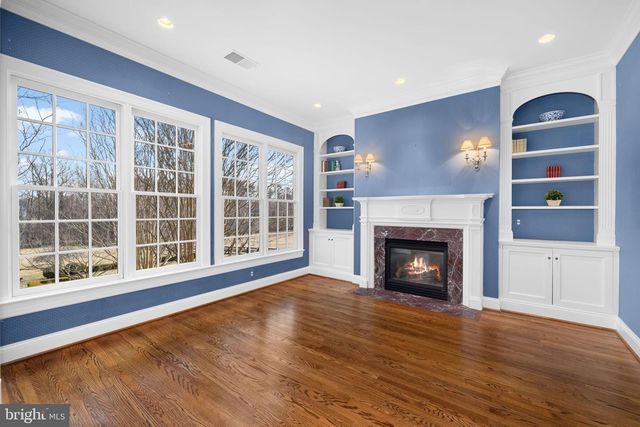 1205 TOWLSTON RD, Great Falls, VA 22066