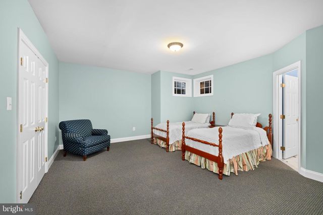 1205 TOWLSTON RD, Great Falls, VA 22066