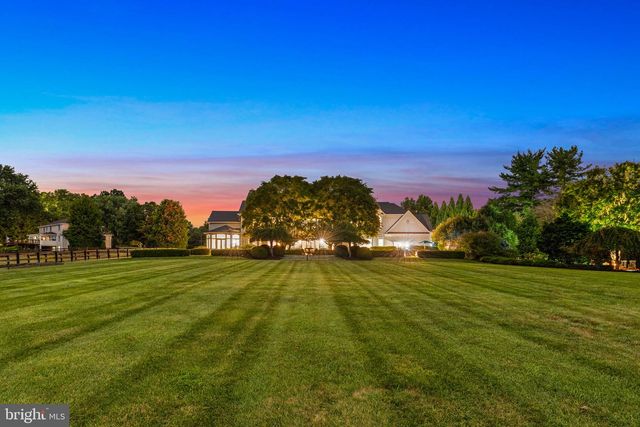 1205 TOWLSTON RD, Great Falls, VA 22066