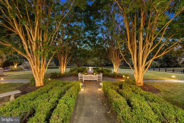 1205 TOWLSTON RD, Great Falls, VA 22066