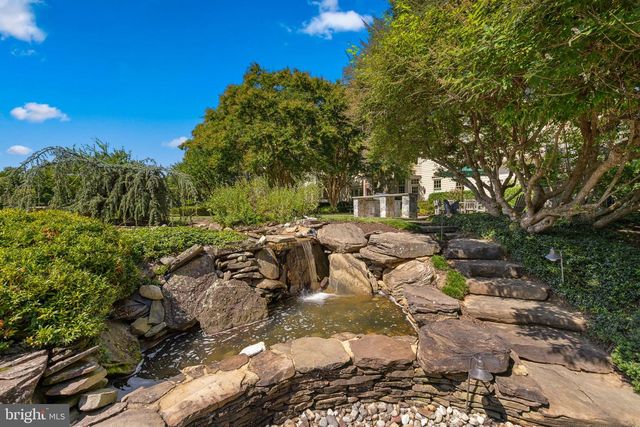 1205 TOWLSTON RD, Great Falls, VA 22066