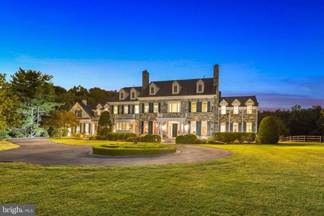 1205 TOWLSTON RD, Great Falls, VA 22066