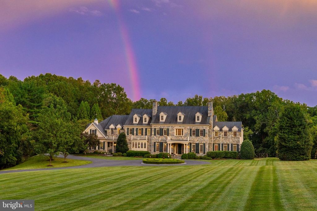 1205 TOWLSTON RD, Great Falls, VA 22066