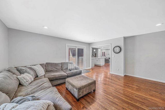 6 Otsego Place, Commack, NY 11725
