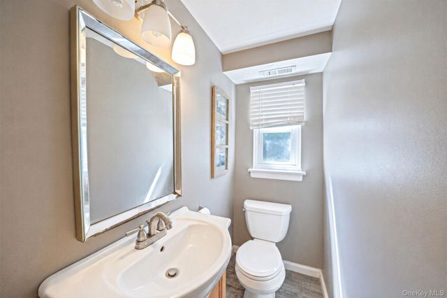 6 Otsego Place, Commack, NY 11725