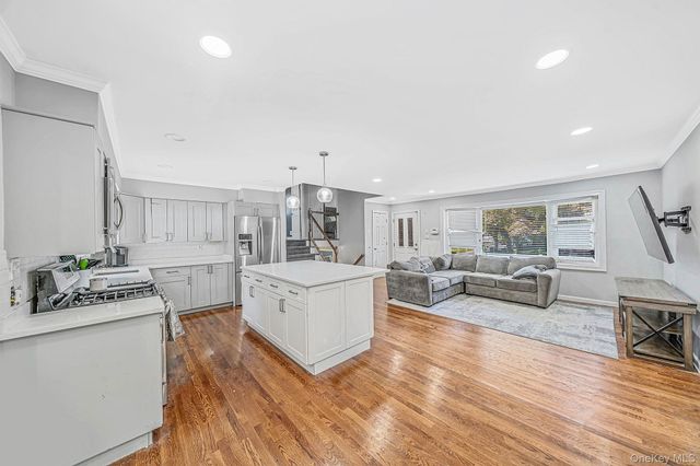 6 Otsego Place, Commack, NY 11725