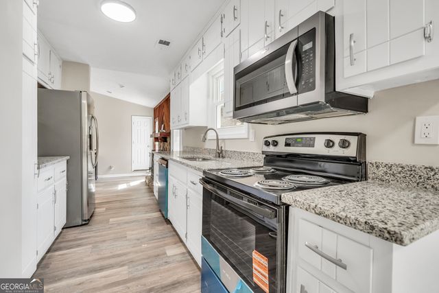 3099 Chippewa Drive, Rex, GA 30273