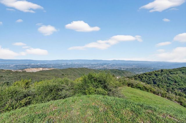 17599 Montebello Road, Cupertino, CA 95014