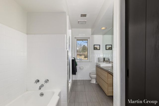 1959 Meadowfield Drive NE, Grand Rapids, MI 49505