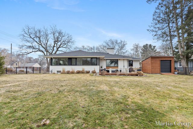 1959 Meadowfield Drive NE, Grand Rapids, MI 49505