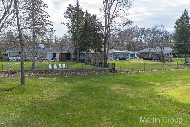 1959 Meadowfield Drive NE, Grand Rapids, MI 49505