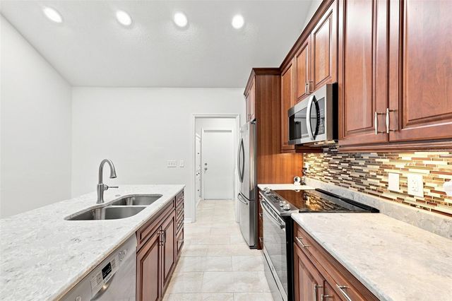 1124 GOLFVIEW WOODS DRIVE na, Sun City Center, FL 33573