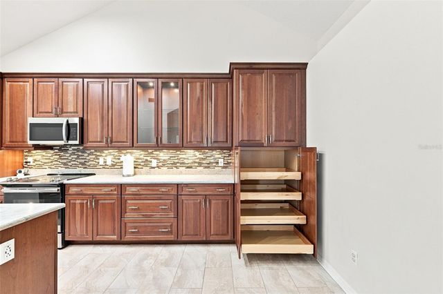 1124 GOLFVIEW WOODS DRIVE na, Sun City Center, FL 33573