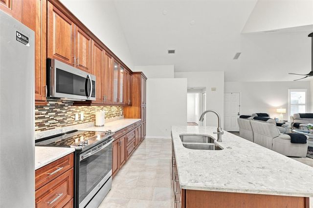 1124 GOLFVIEW WOODS DRIVE na, Sun City Center, FL 33573